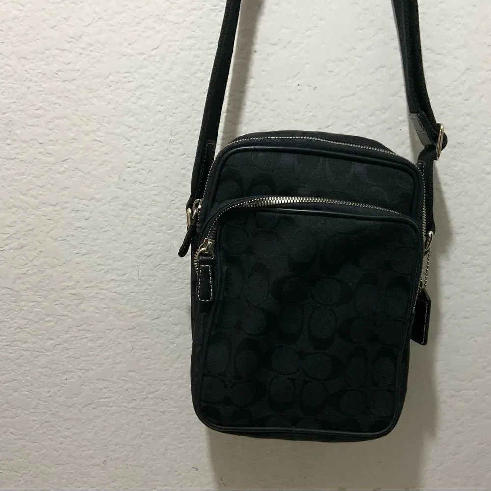Vintage  COACH Signature 4270 Logo Canvas Camera/Flight Bag sling Black Rare